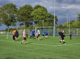 Laatste training S.K.N.W.K. JO7-1 (partijtje tegen de ouders) van maandag 27 mei 2024 (111/180)